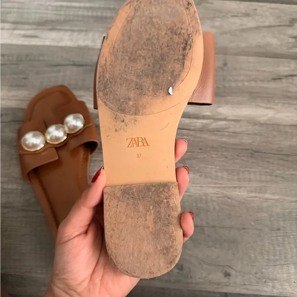 Zara Stylish Brown Pearl-Accent Slide Sandals - Picture 3 of 4